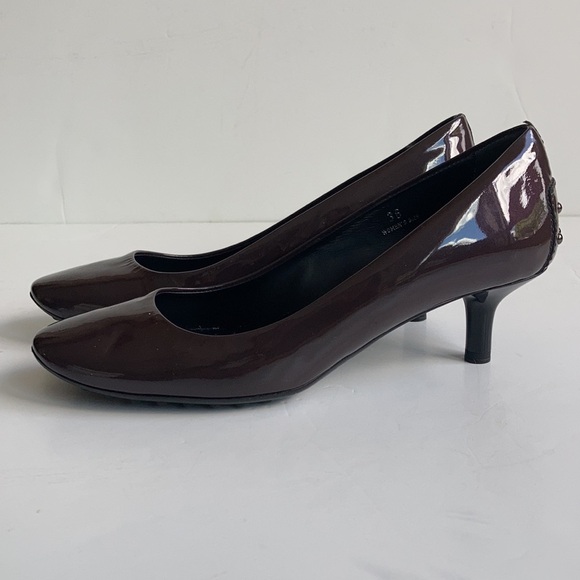 Tod’s mocha patent leather pump kitten heel studded heel rubber pebble outsole - Picture 4 of 16